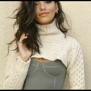 ZARA CABLE KNIT SLEEVE SCARF